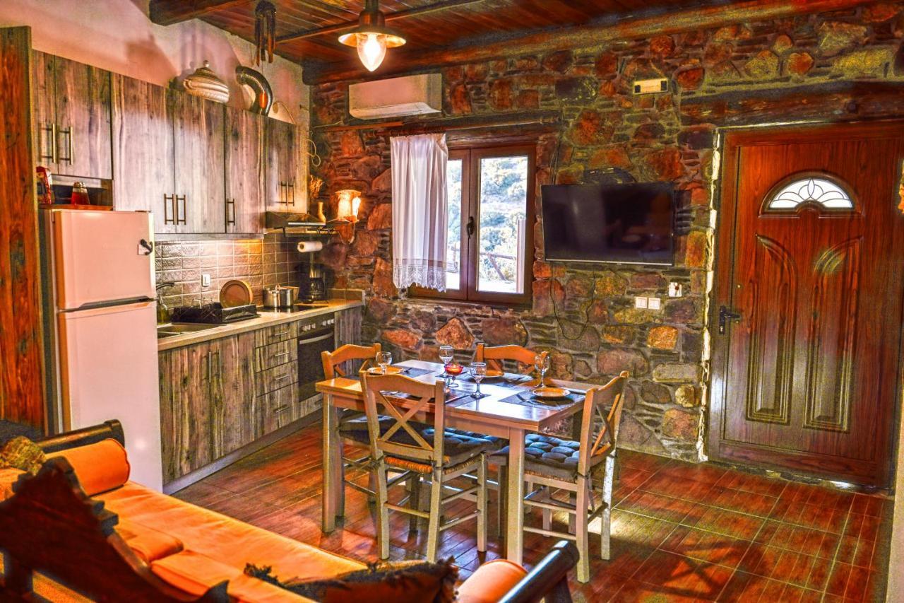 "Pefkopetro" Traditional House Keramotí المظهر الخارجي الصورة