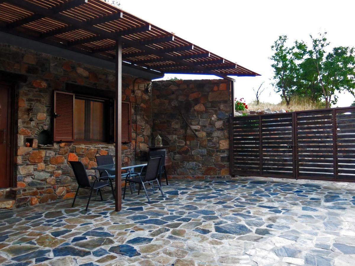 "Pefkopetro" Traditional House Keramotí المظهر الخارجي الصورة