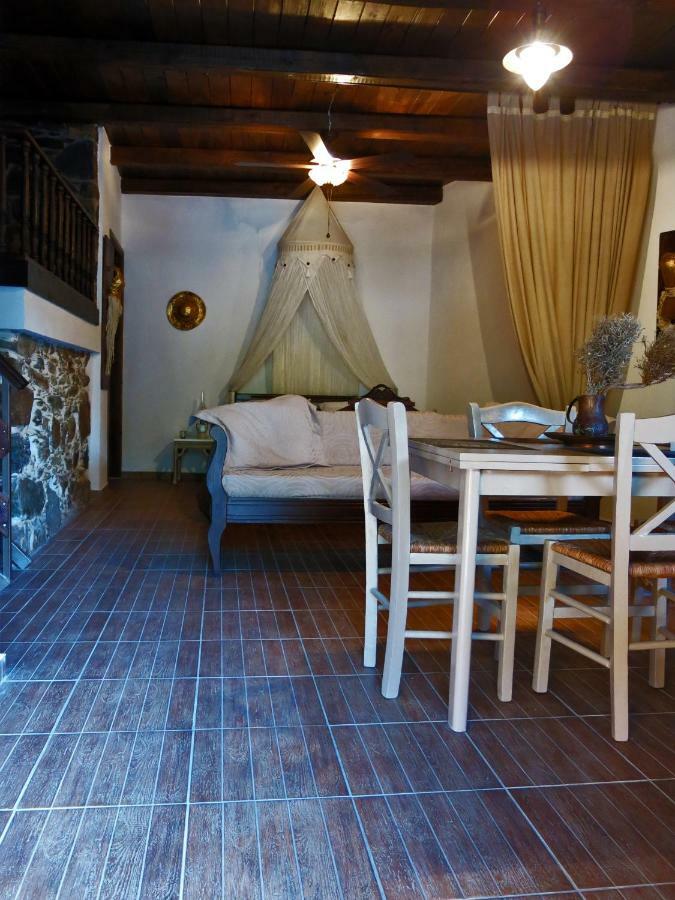 "Pefkopetro" Traditional House Keramotí المظهر الخارجي الصورة